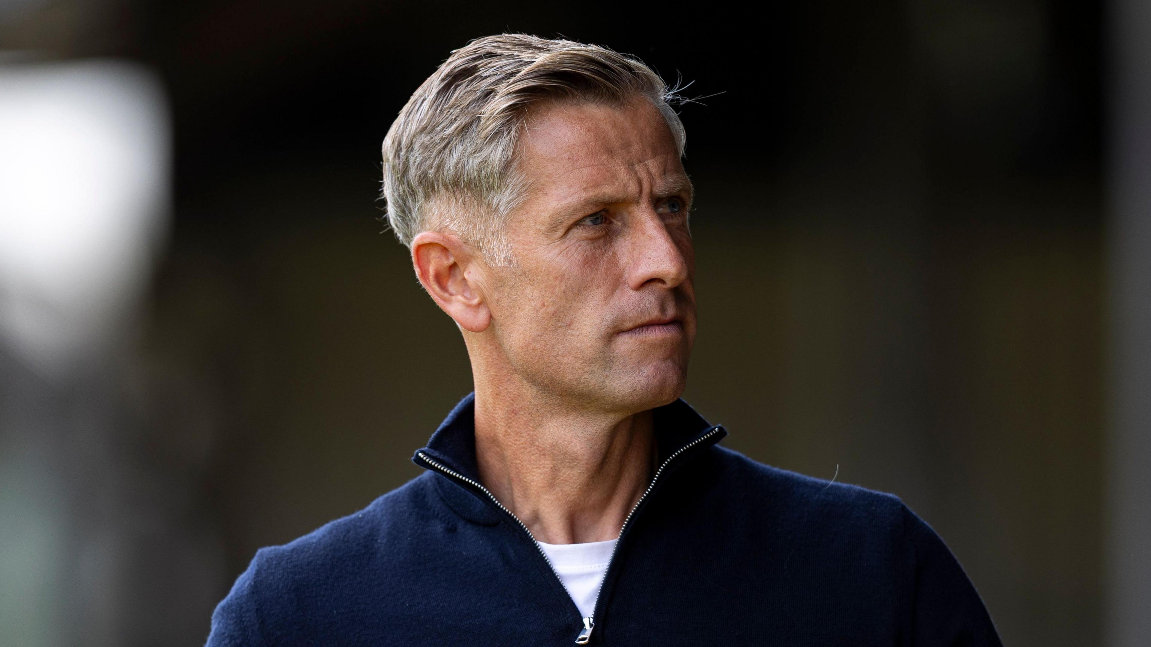 مدیر باشگاه نیوپورت، دیوید هیوز، پس از شش ماه اخراج شد